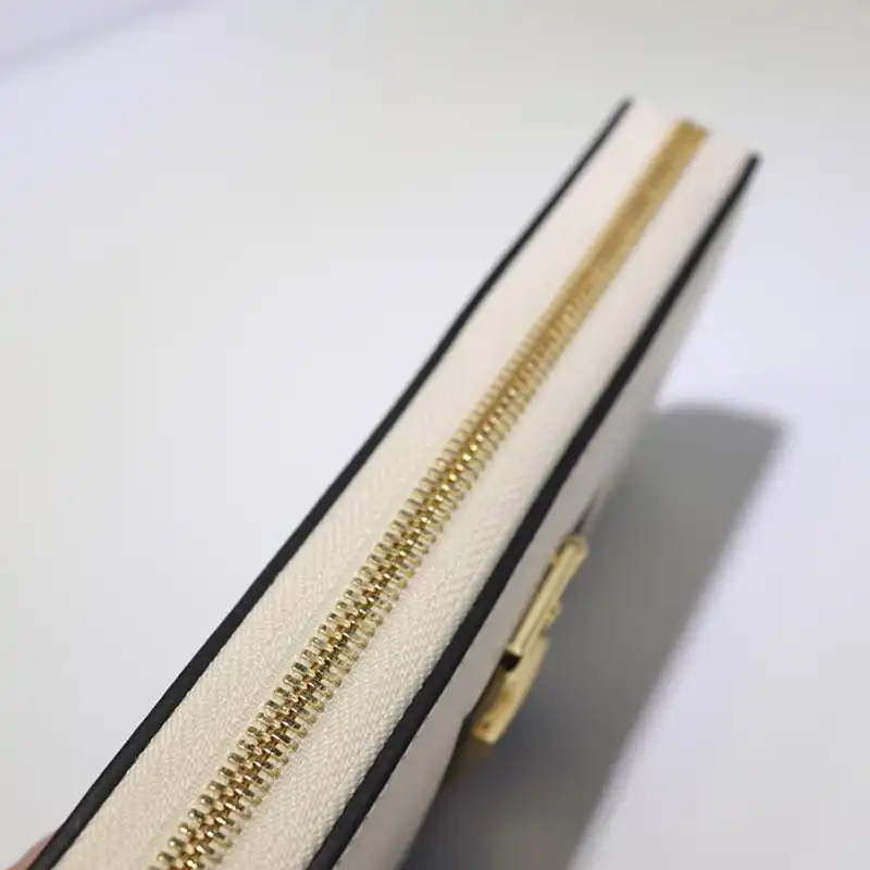 G*u*i brand handbags zip around wallet 1904g0031