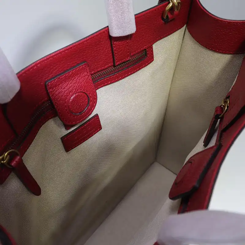 G*u*i tote bags 19gm0013