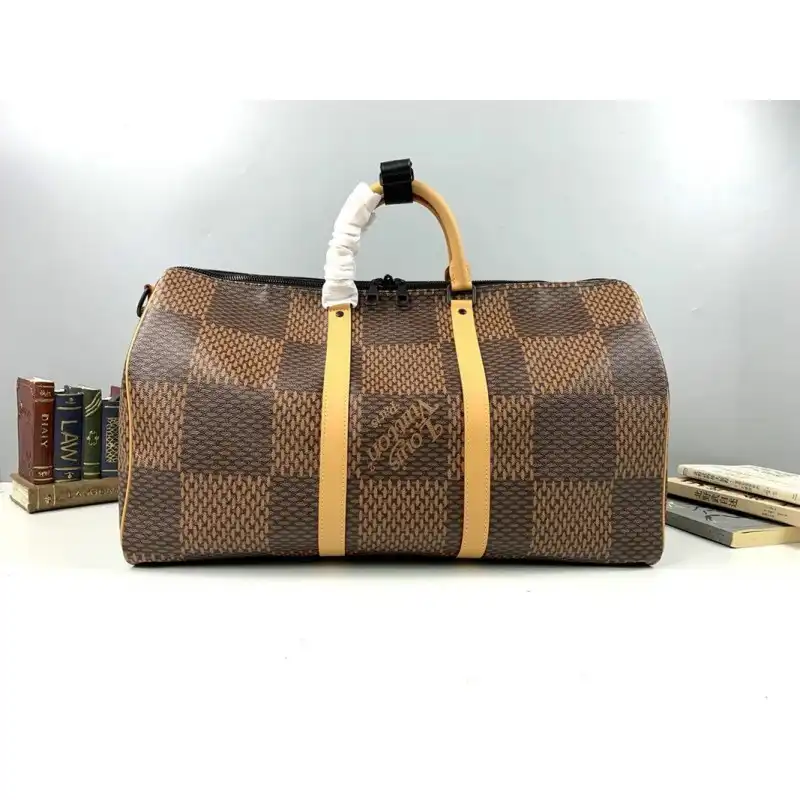 LV Bags 205B570031