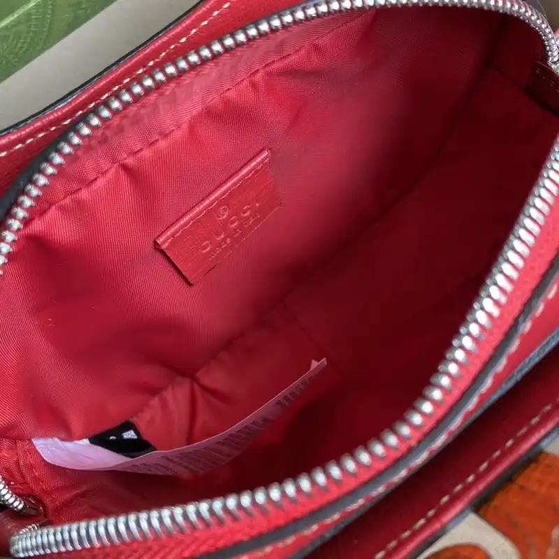 G*u*i s bags 2108ya0001