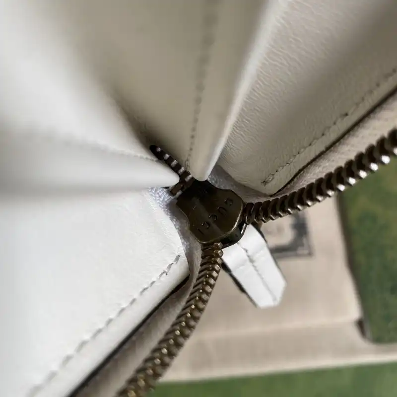 G*u*i s bags 2108ya0061