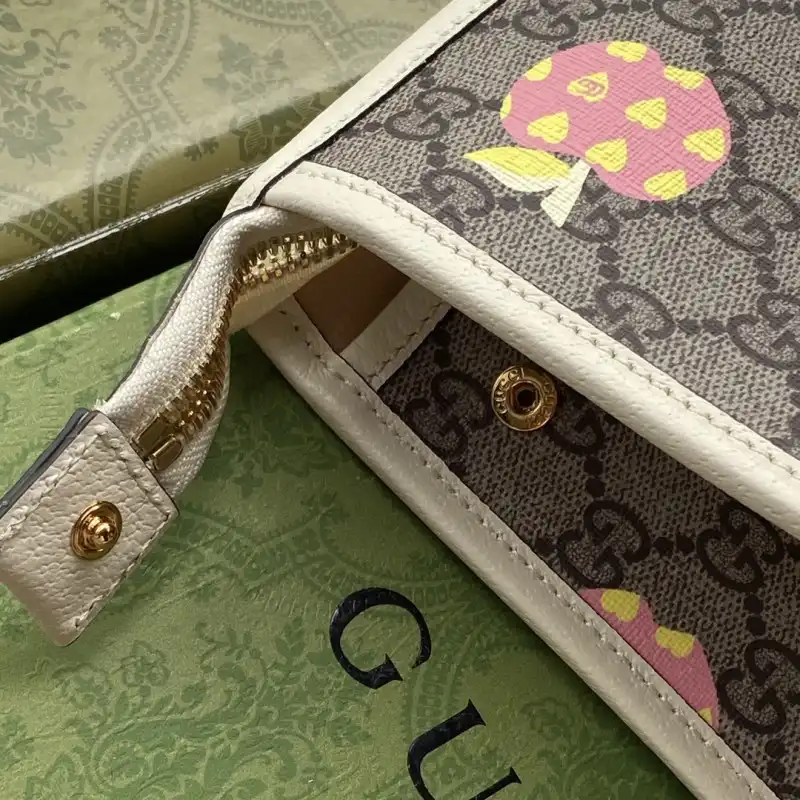 G*u*i s bags 2108ya0078