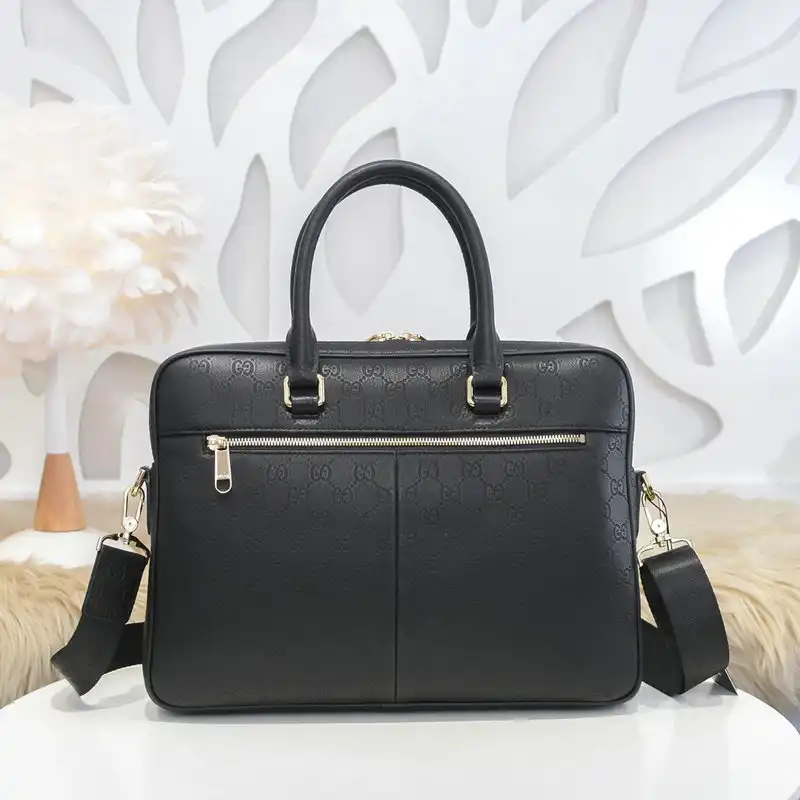 G*u*i s bags 2110yz0010