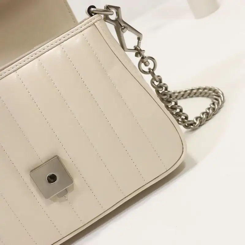 G*u*i bag 2112dj0005