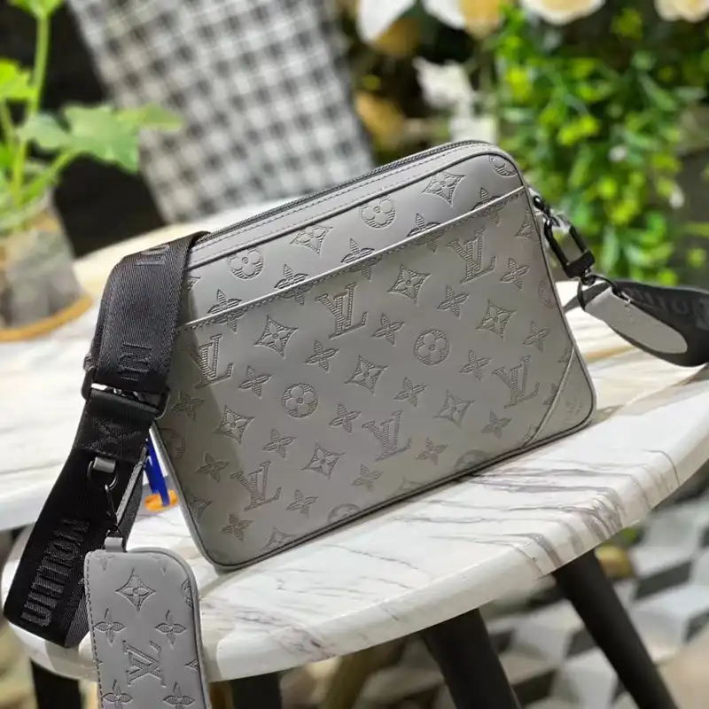 LV Bag 2204HT0015