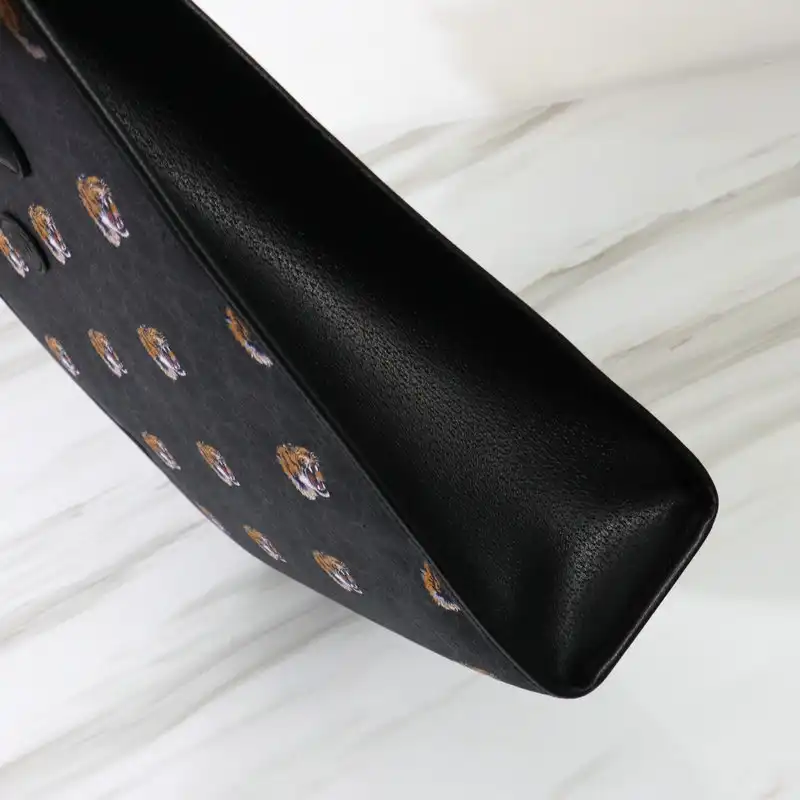 G*u*i bag 2209dj0009