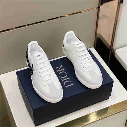 DR Sneaker Popular 1142