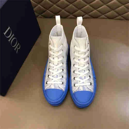 Fashionable DR Sneaker 1174