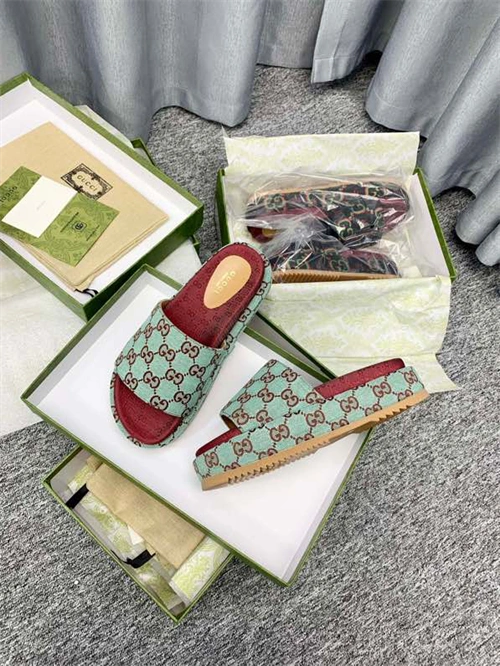 Compact Gocci Slipper 5761