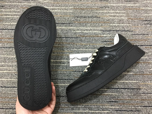 G*u*i low top sneaker snug 553