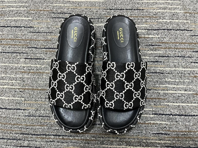 youthful G*u*i side women 472