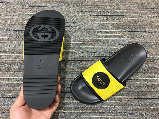 G*u*i slide fashionforward 412