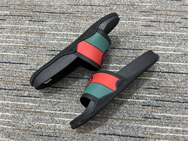 G*u*i slide casual 419