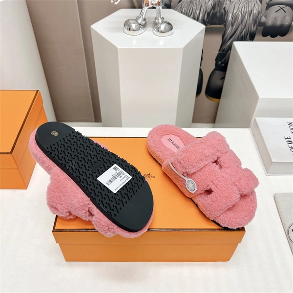 H Slipper Affordable 2319