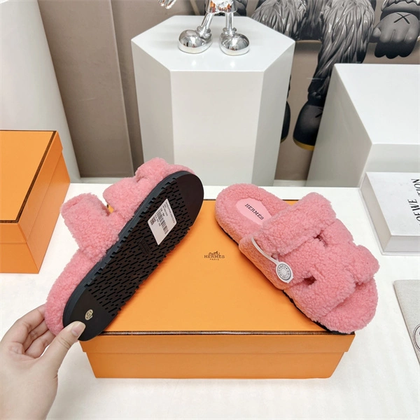 H Slipper Affordable 2319