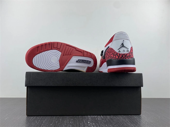 SmoothTexture Jordan Legacy 312 Low Chicago Red. CD7069-116. 4205