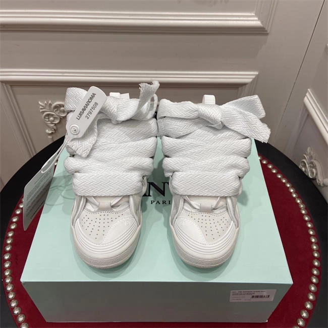 Unique Lanvon Curb Sneaker 900