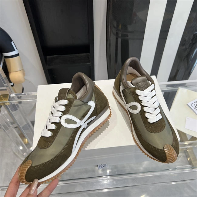 UrbanChic Loewe Sneaker 2475