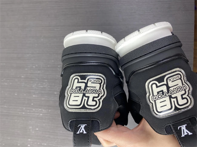 TechFriendly Louis Vuitton 1640