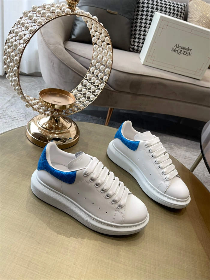 Minimalist Mc Queen 2522