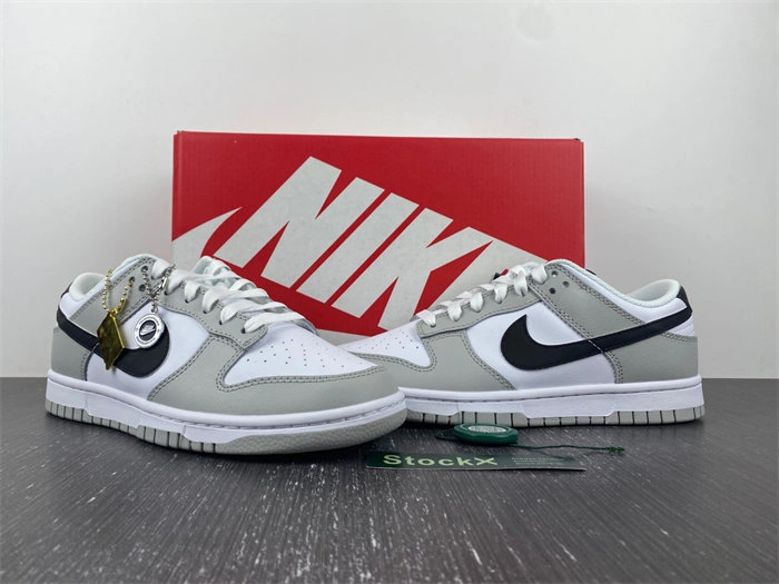 Contemporary Nike Dunk Low SE 4661