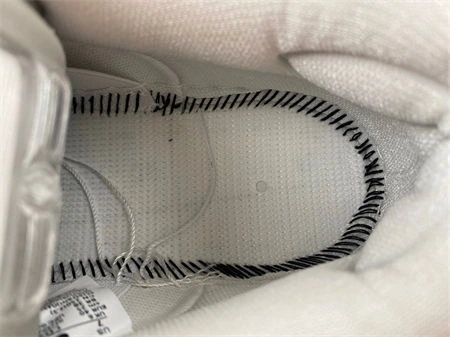 Nike SB Dunk Low Pro White Gum CD2563- ZipUp 4604