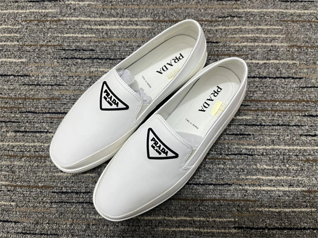 Prada Leather Sneaker Comfortable 3316