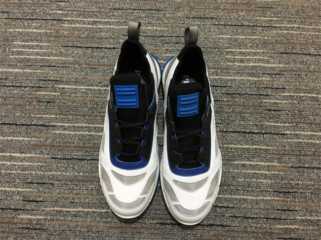 Prada Sneaker Snug 3379