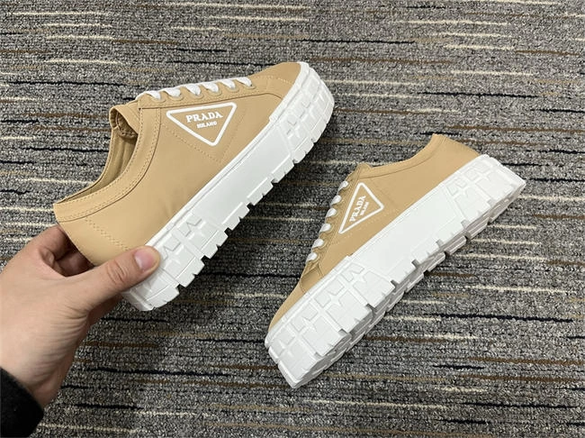 Prada Sneaker Women Stylish 3399